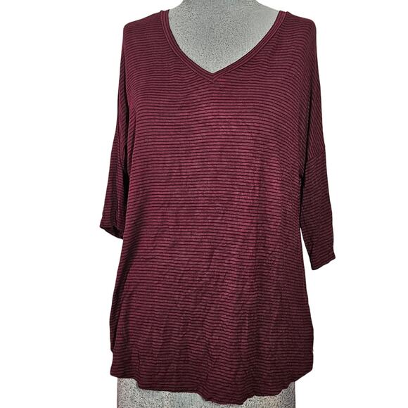 American Eagle Outfitters Tops - Stripped V Neck Jeggings Tee Size XS